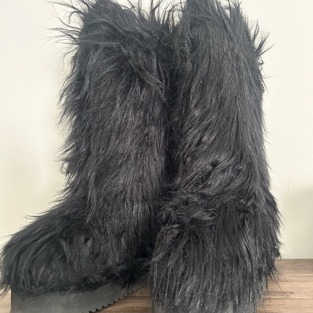 Dolls Kill Grave Girls Furry Black Platform Boots